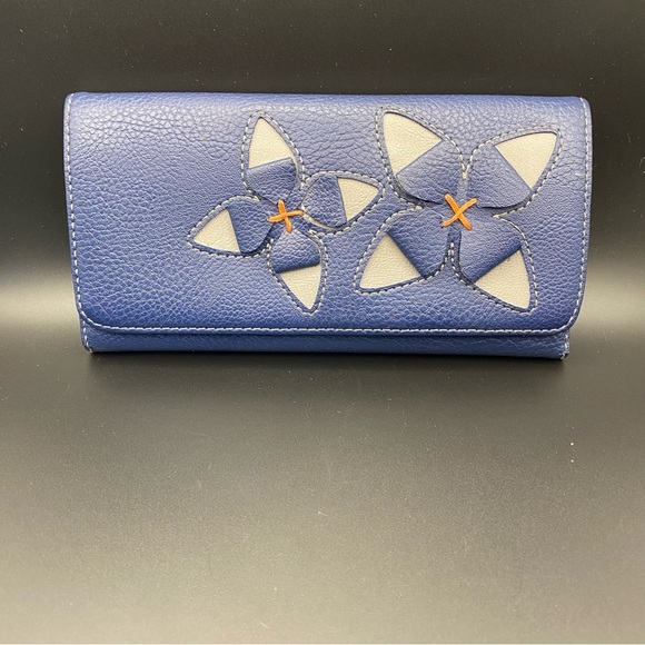 Relic by Fossil Leather Wallet - Picture 2 of 9